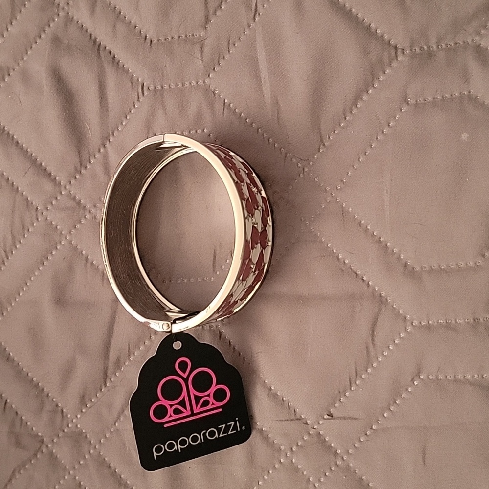 New! Silver Bracelet with Hearts - Picture 2 of 3